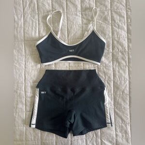 SET Active Women’s Acre Formcloud Field Bra and Cloud Line Short